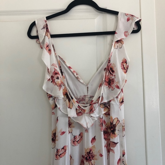 NWT Beautiful Floral Jumpsuit with Ruffle Sleeves - Picture 5 of 6